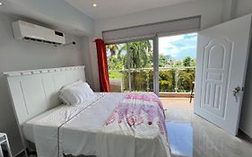 La Familia aparta Hotel con Habitaciones Bella y Económica en Samaná